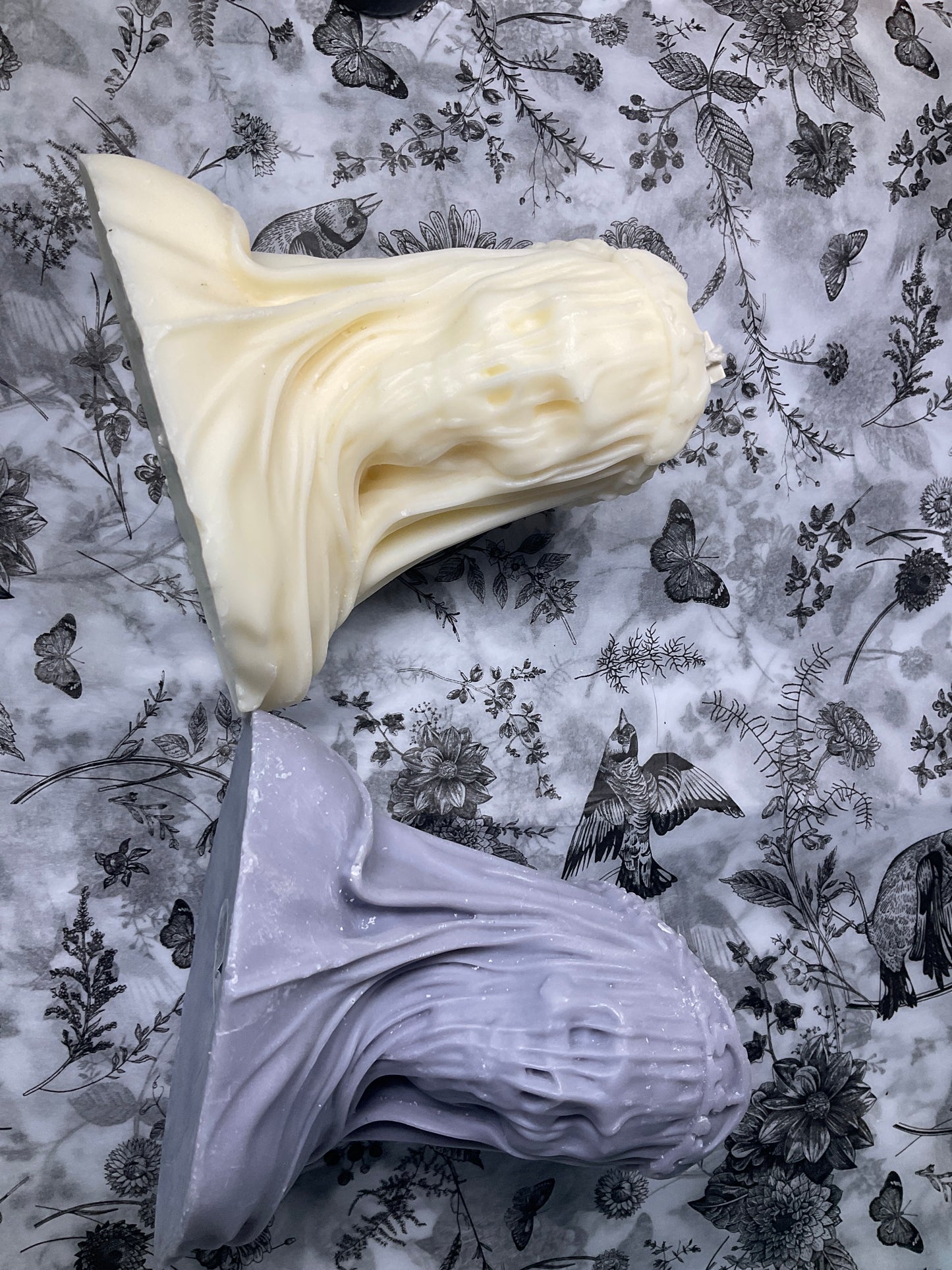 Veiled Skull Candle
