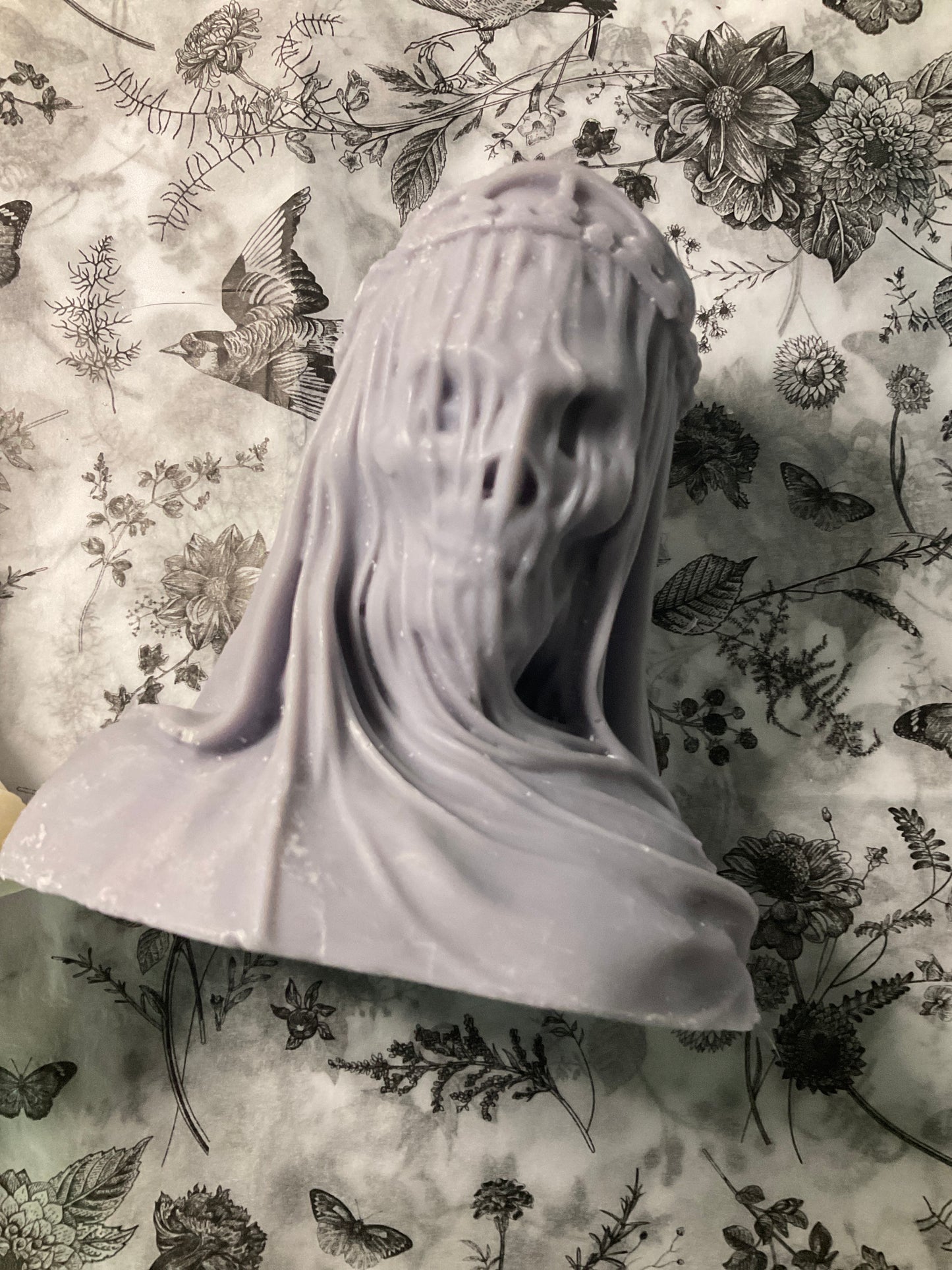 Veiled Skull Candle